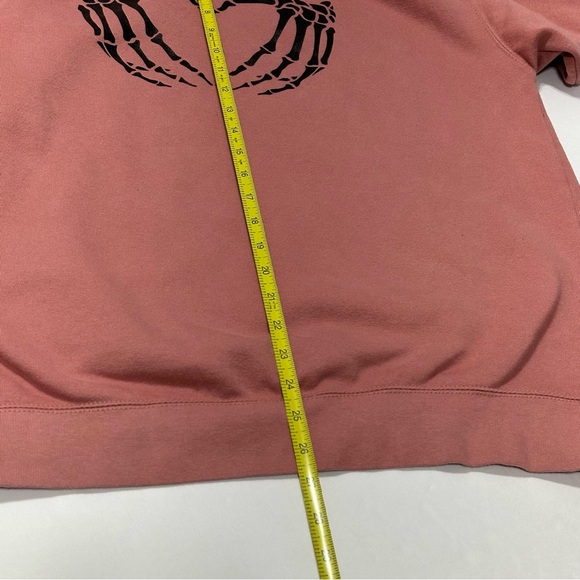 Skeleton Hands Heart Sweatshirt Spooky Swift Sweatshirt L - Picture 11 of 11